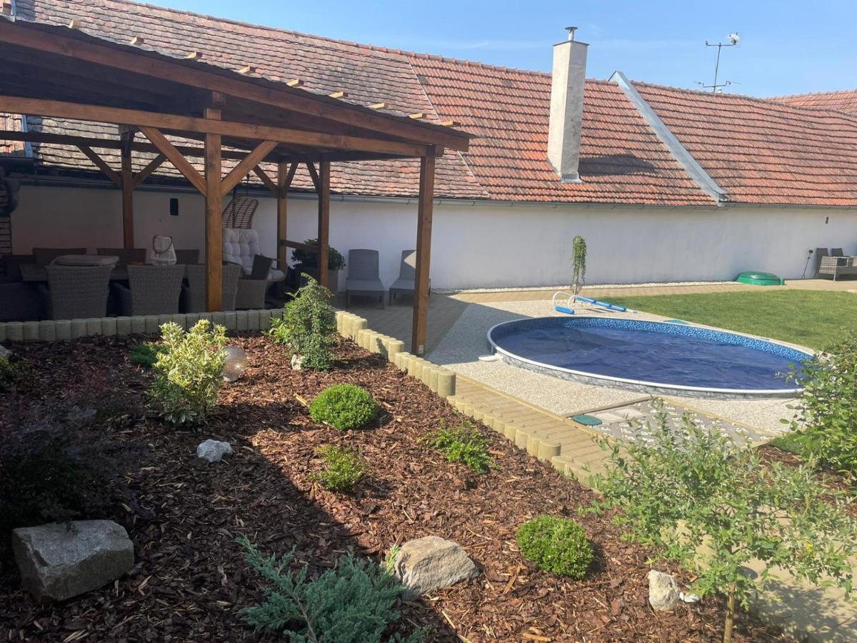 Apartmany U Palavy Přítluky Екстериор снимка