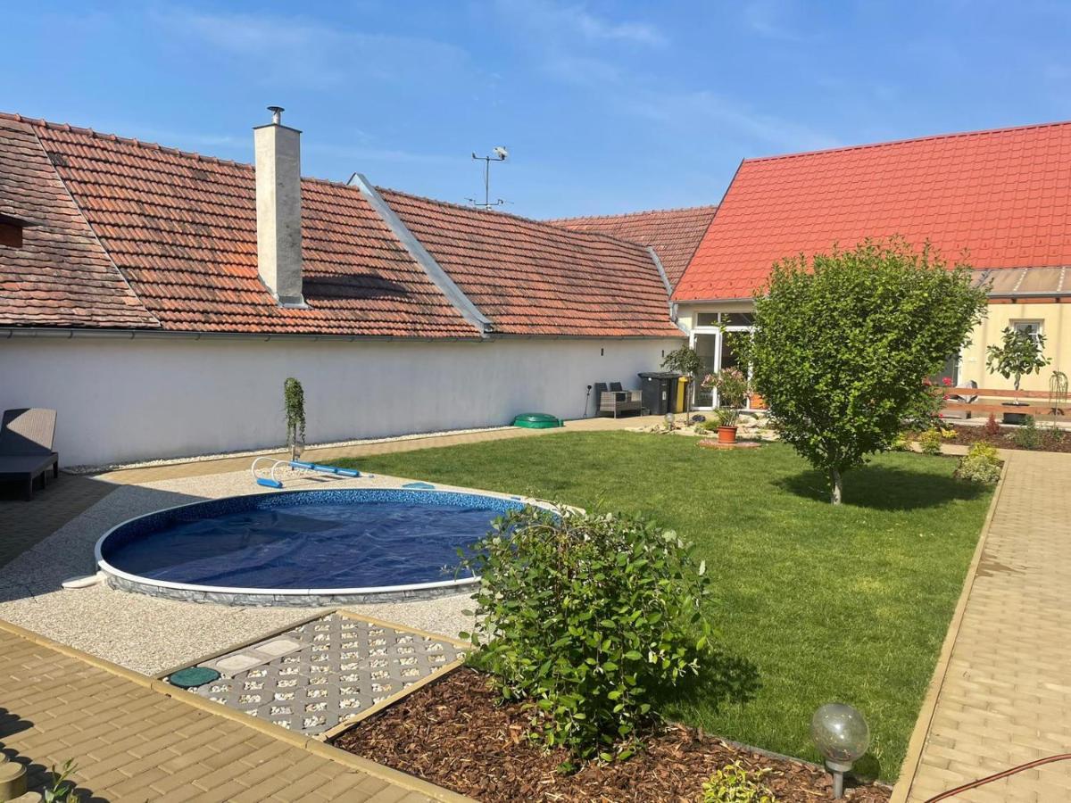 Apartmany U Palavy Přítluky Екстериор снимка